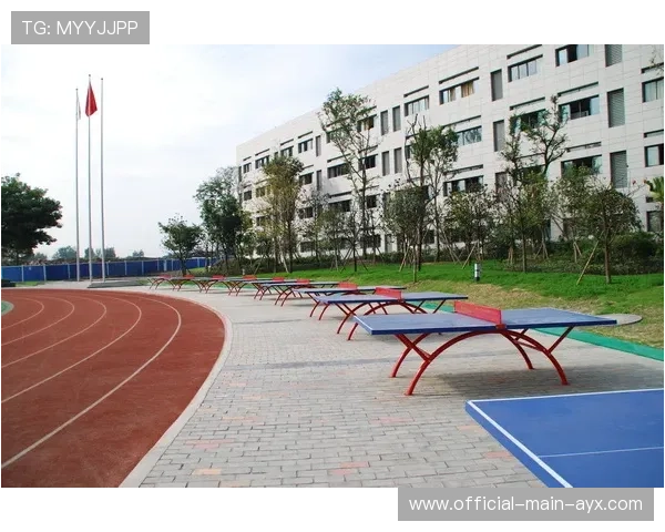 学校操场开放时间延长促进邻里间体育互动，学校操场对外开放管理办法