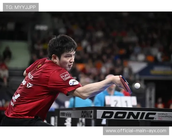 樊振东德国杯大胜晋级，赢球后引对手教练合影致敬，樊振东德国队