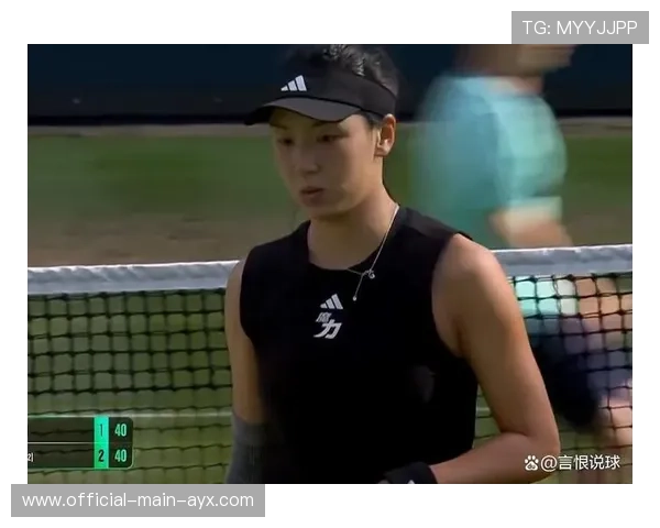 绝地反击:运动员在危难时刻的“逆天救球” 绝地反击:运动员在危难时刻的“逆天救球”