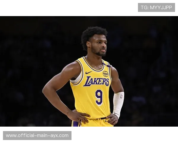 赛季得分超越老爹!布朗尼战热火表现 空接暴扣看嗨詹皇,布朗尼复出比赛回放 赛季得分超越老爹!布朗尼战热火表现 空接暴扣看嗨詹皇,布朗尼复出比赛回放